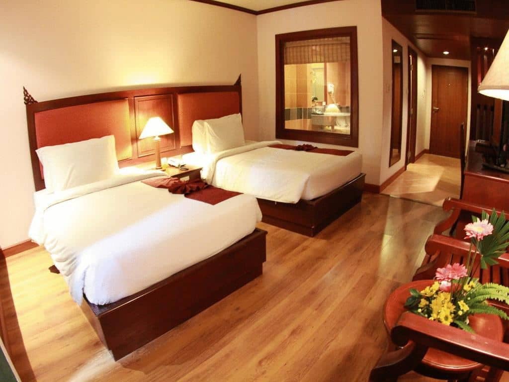 rooms-deluxe-room