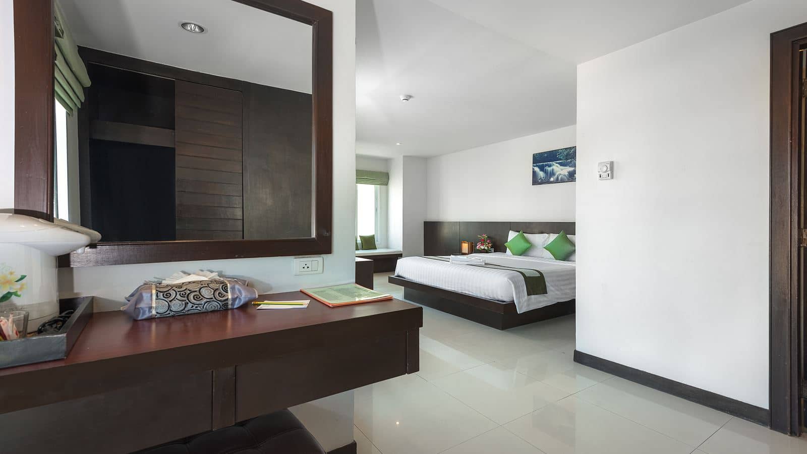 rooms-deluxe-room