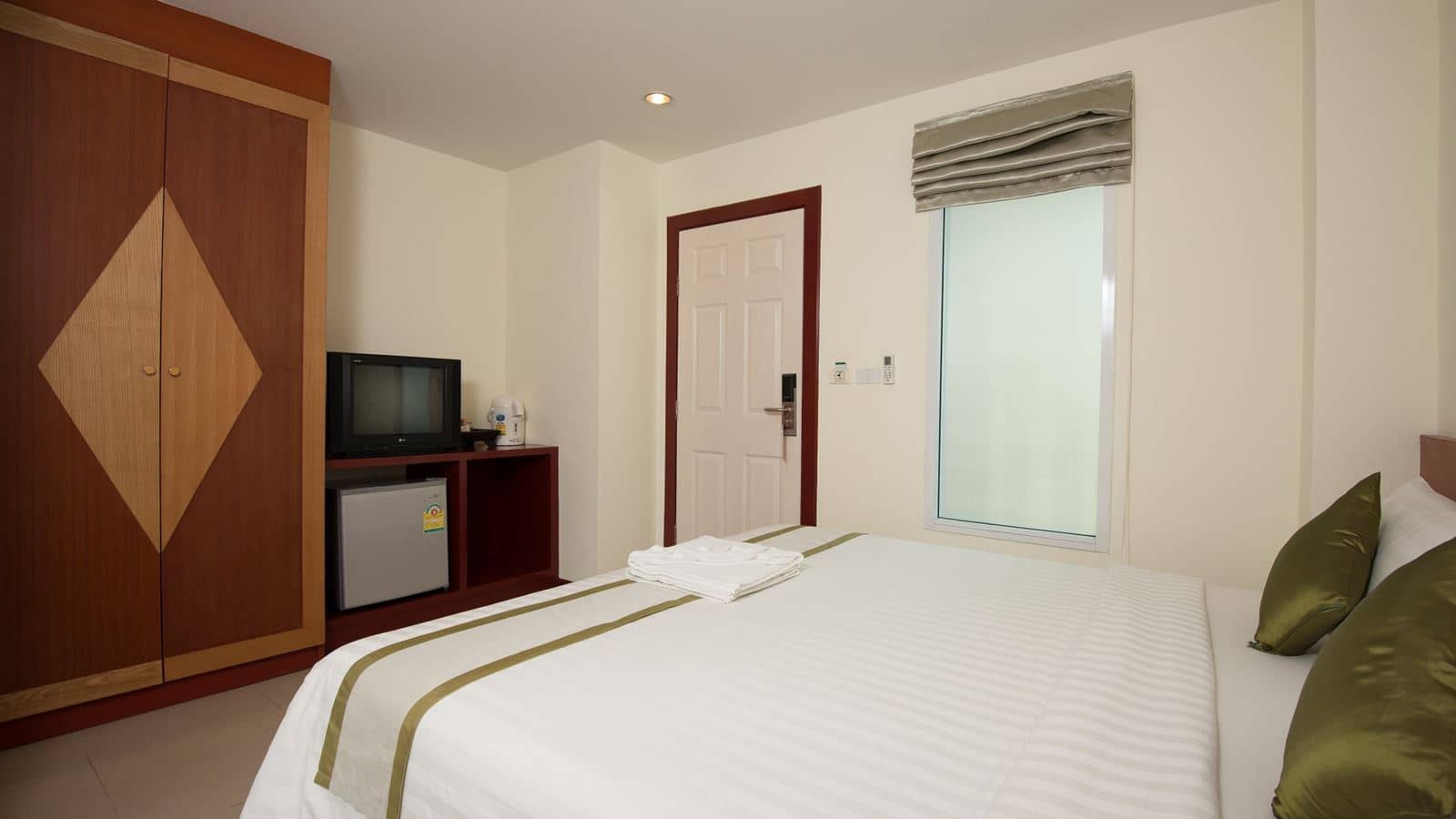 rooms-standard-room