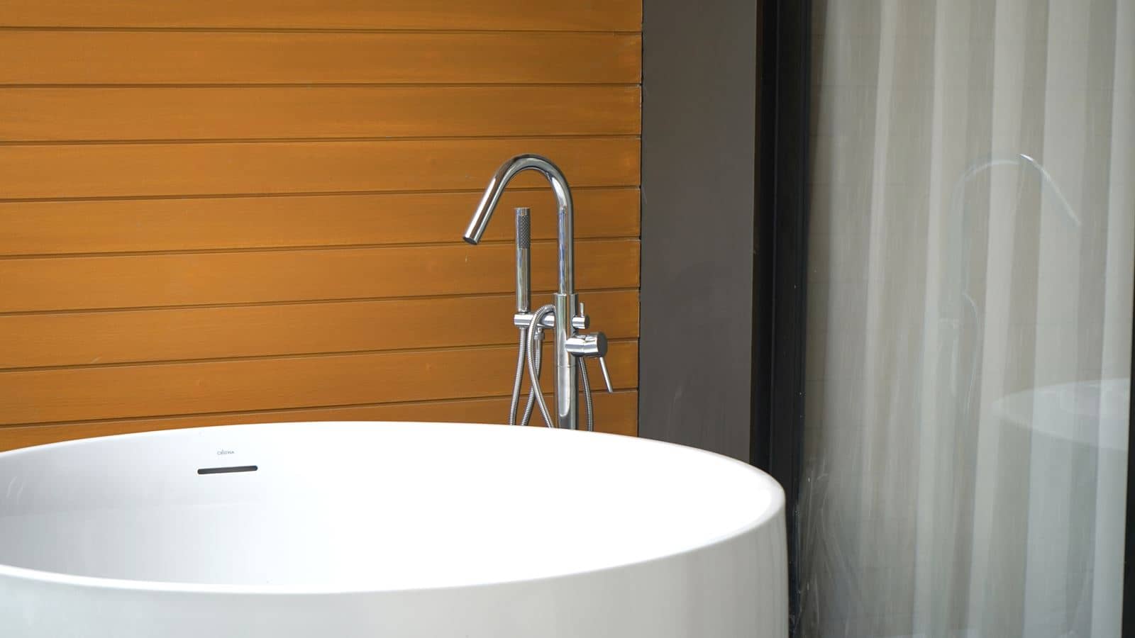rooms-deluxe-plus-with-outdoor-bathtub