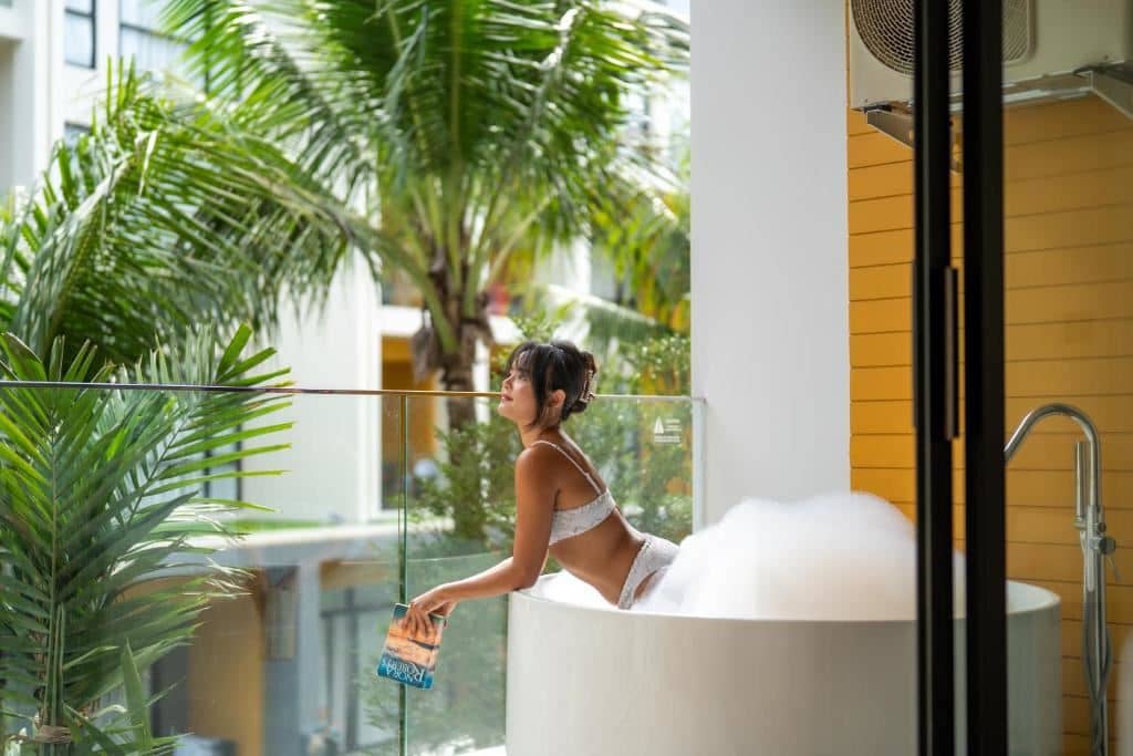 rooms-family-suite-plus-with-outdoor-bathtub
