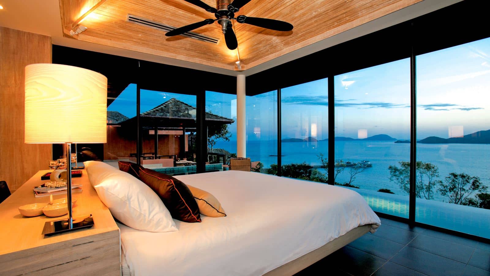 rooms-2-broom-pool-villa