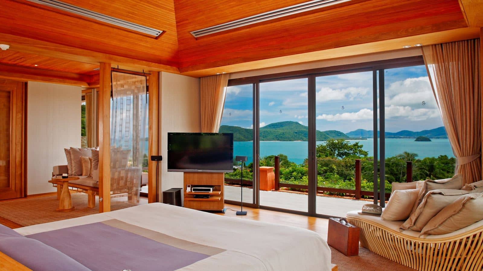 rooms-4br-luxury-residence-pool-villa-ocean-view