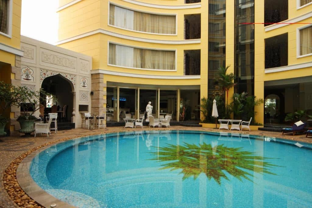 pools-outdoor-pool