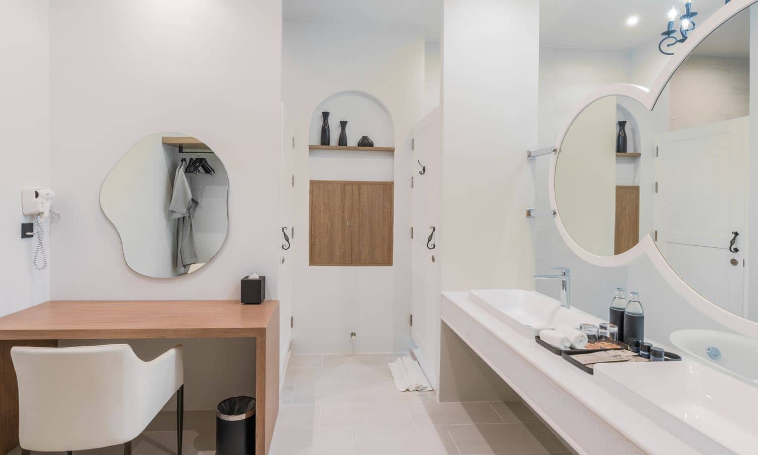 rooms-platinum-onebedroom-pool-view