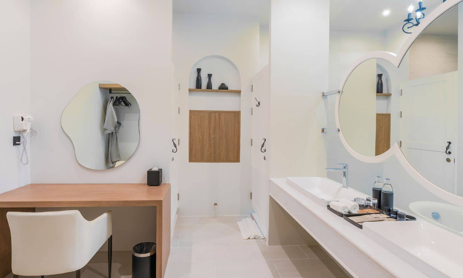 rooms-gold-onebedroom-pool-access