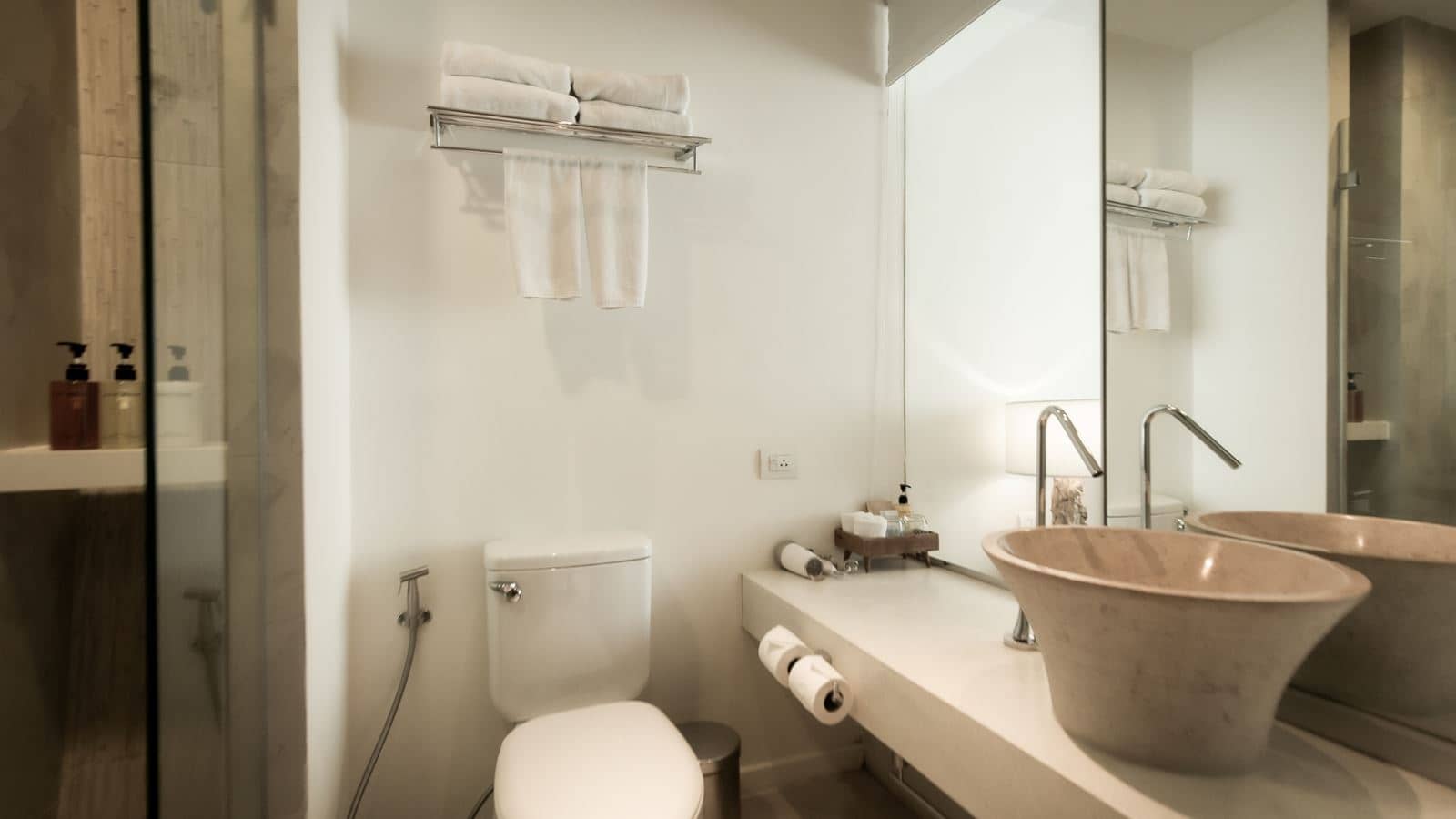 rooms-deluxe-with-balcony