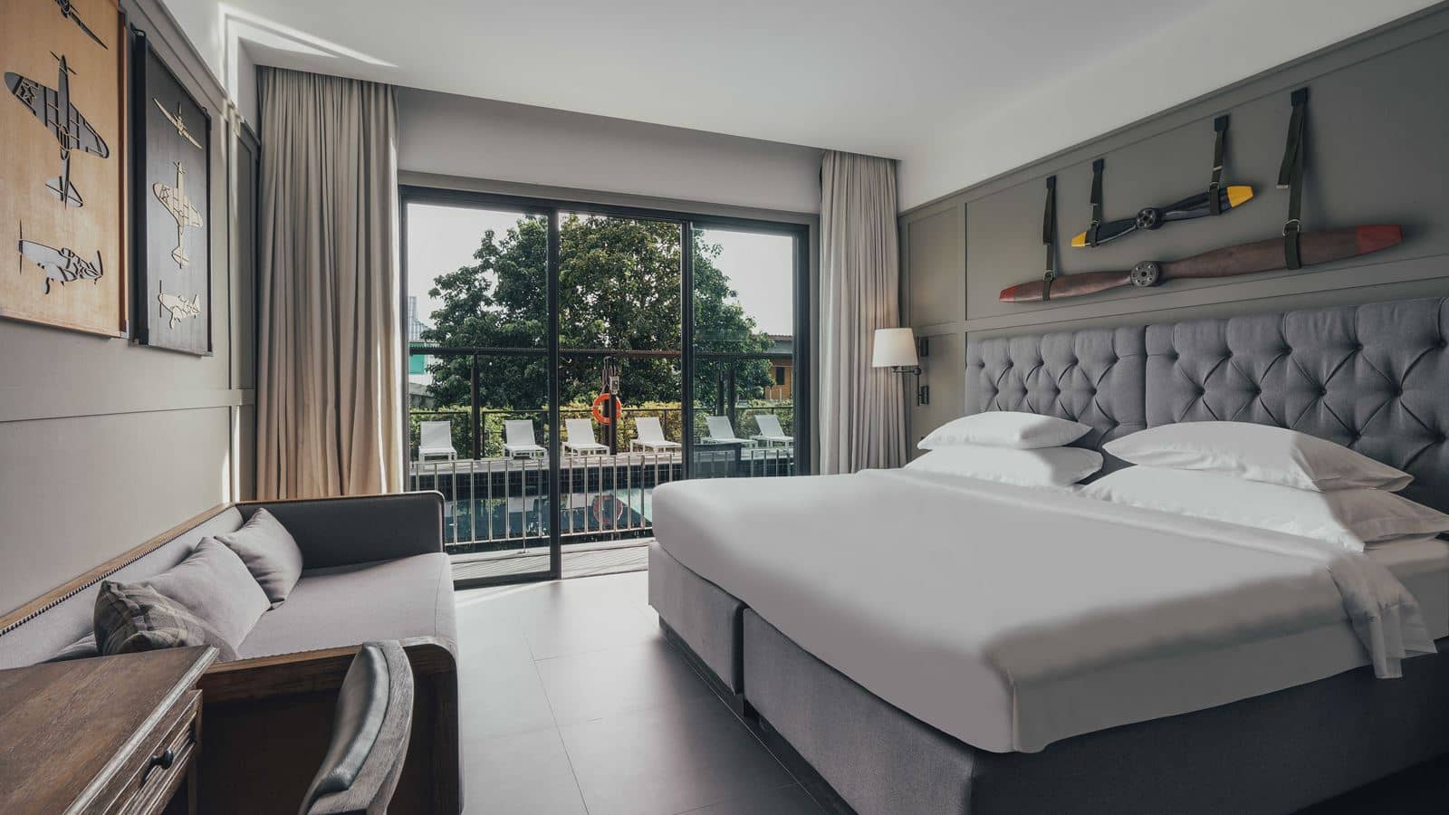 rooms-deluxe-pool-access