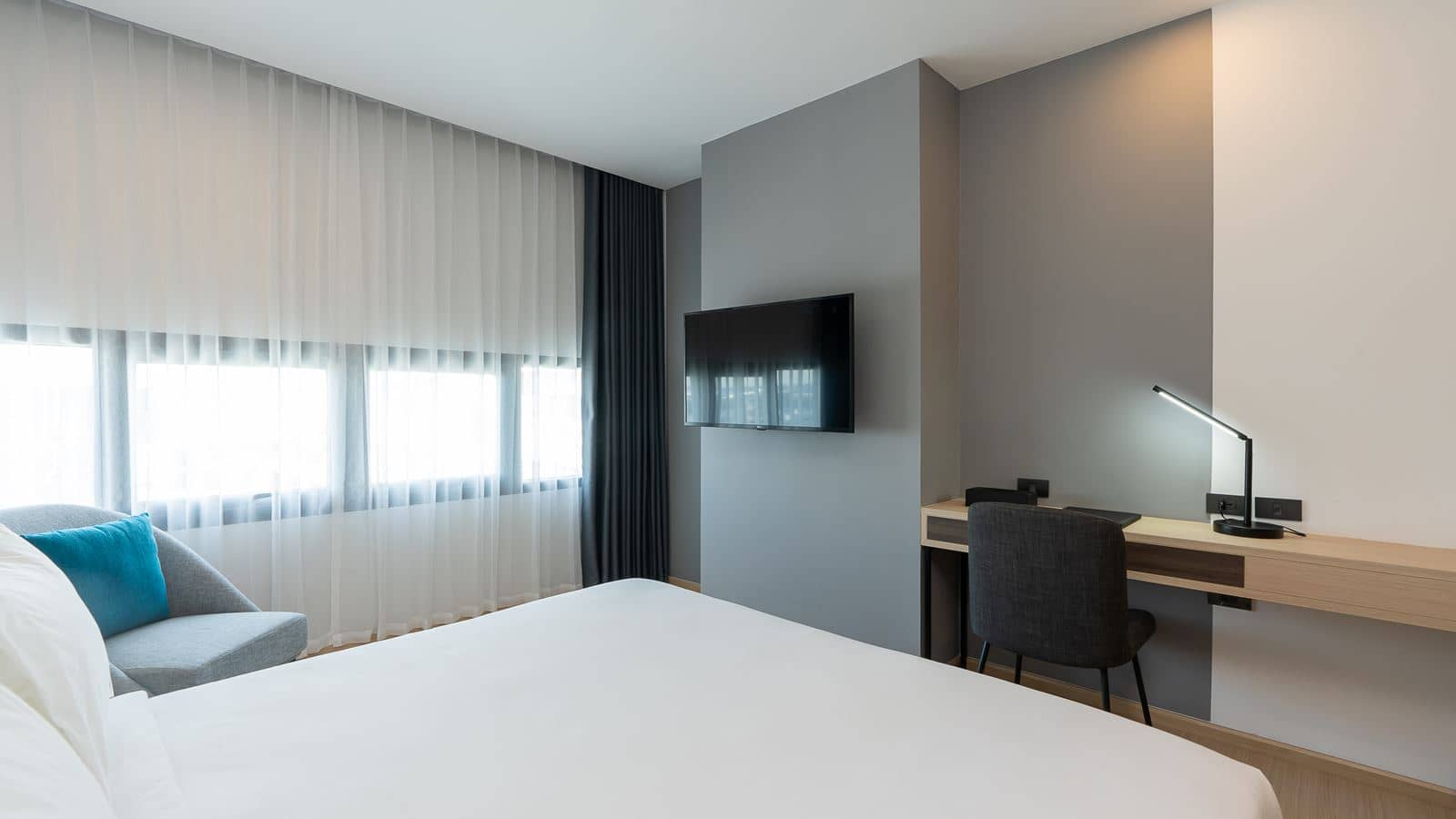 rooms-superior-king-room