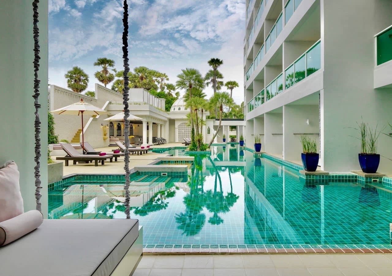 rooms-deluxe-pool-access-room