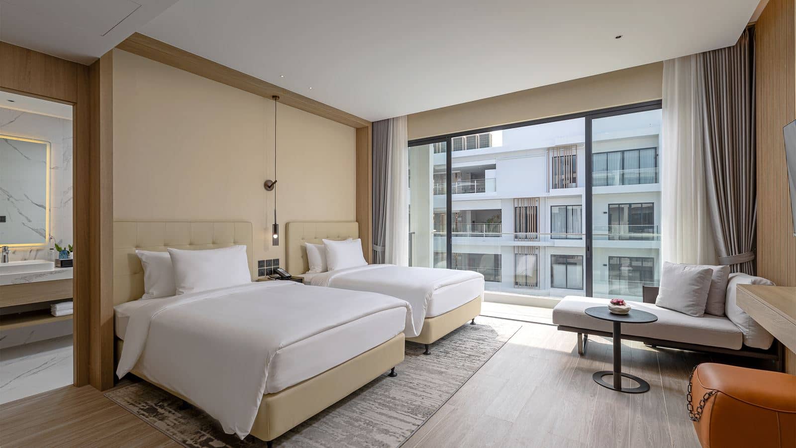 rooms-deluxe-room