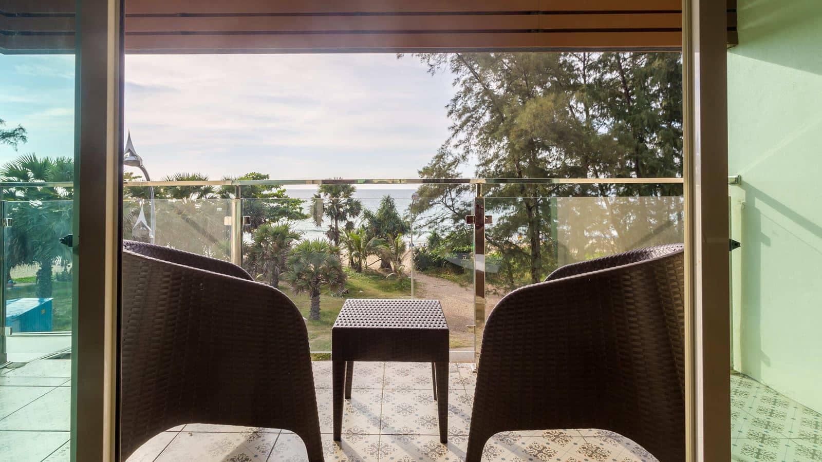 rooms-junior-suite-with-sea-view-balcony