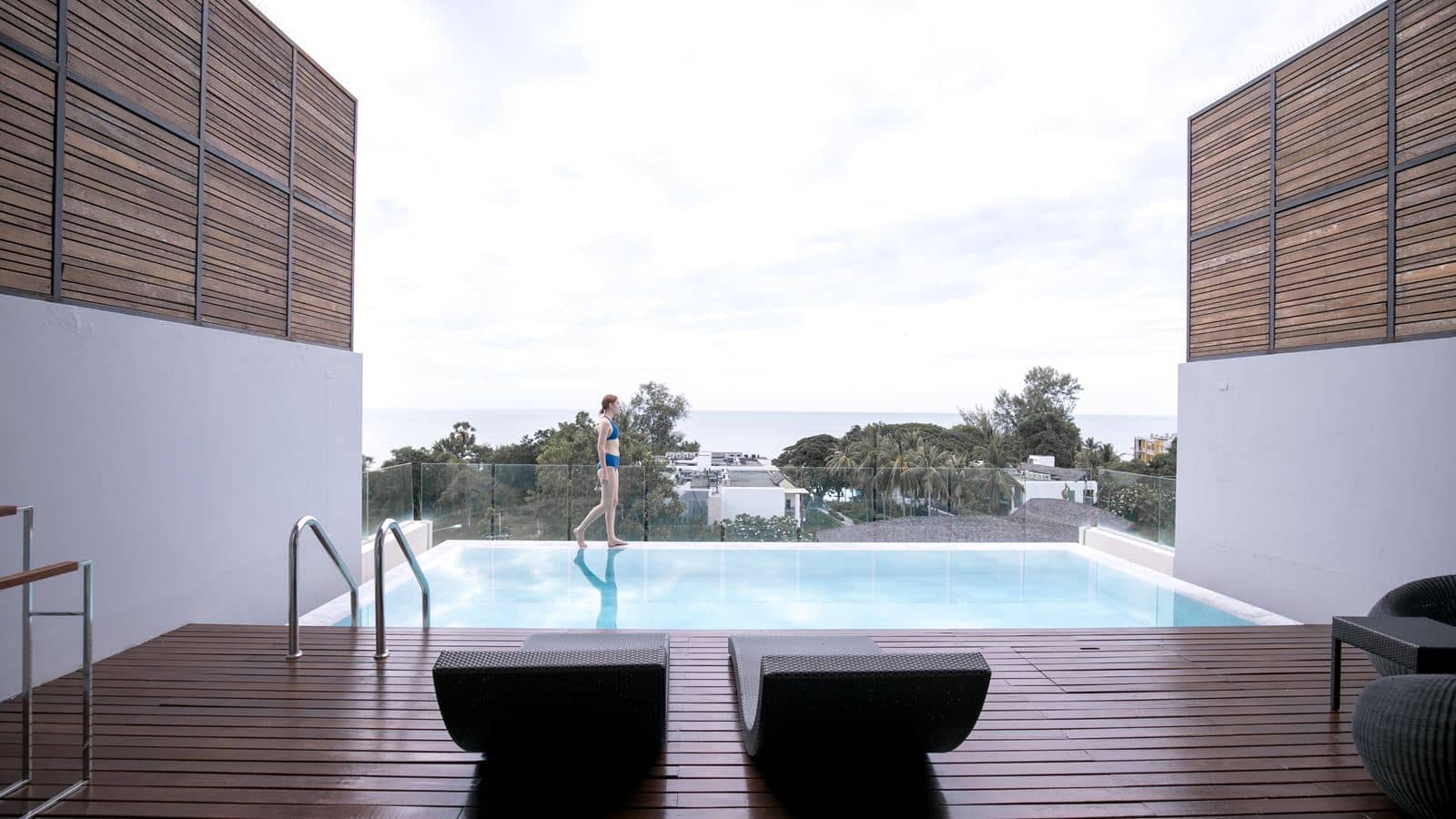 rooms-1bedroom-sky-pool-villa