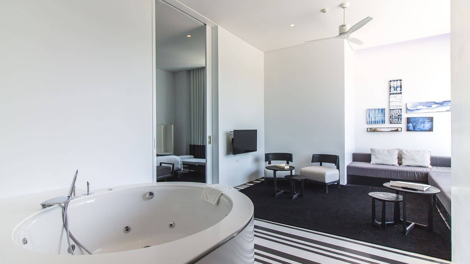 rooms-family-suite-with-plunge-bath