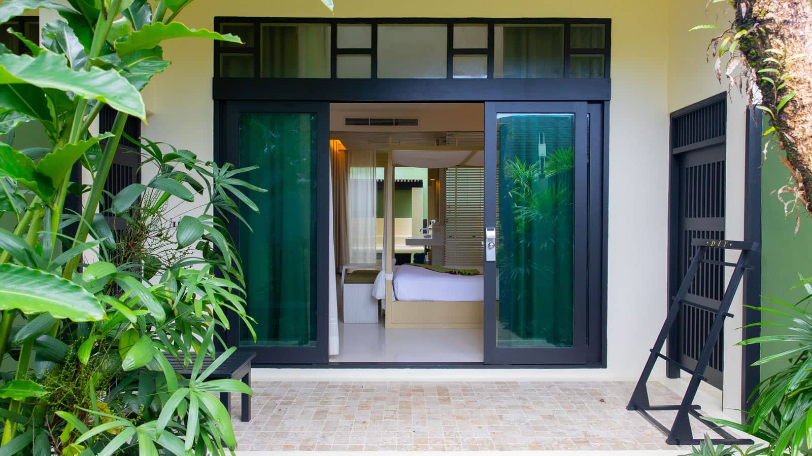 rooms-superior-room