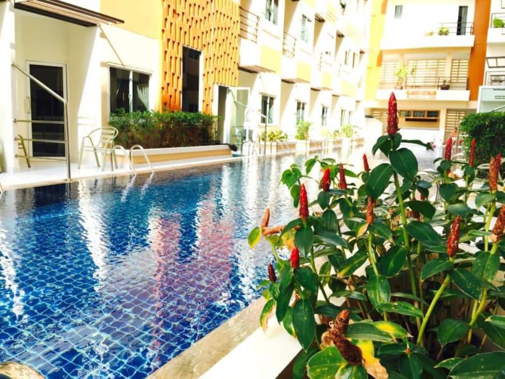 rooms-pool-access-king