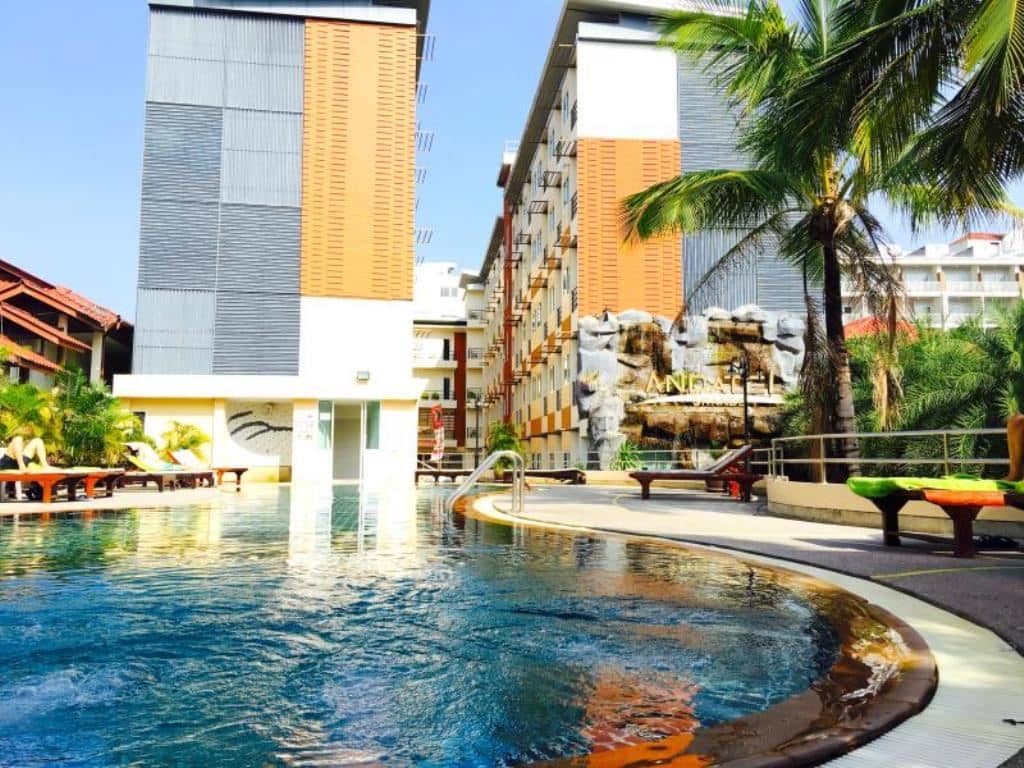 pools-outdoor-pool