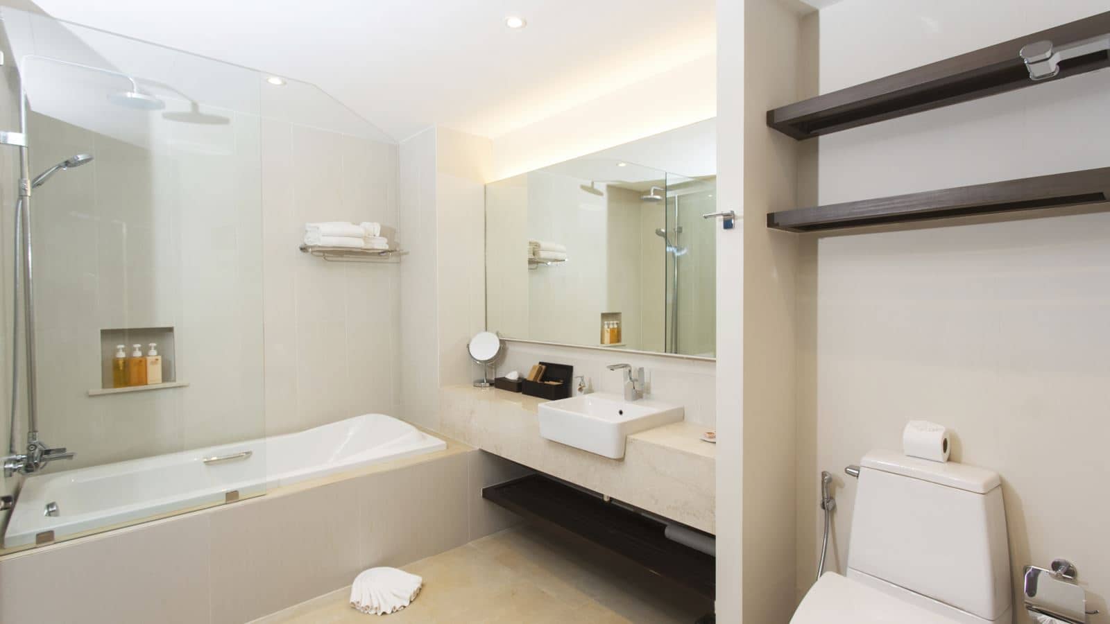 rooms-deluxe-suite