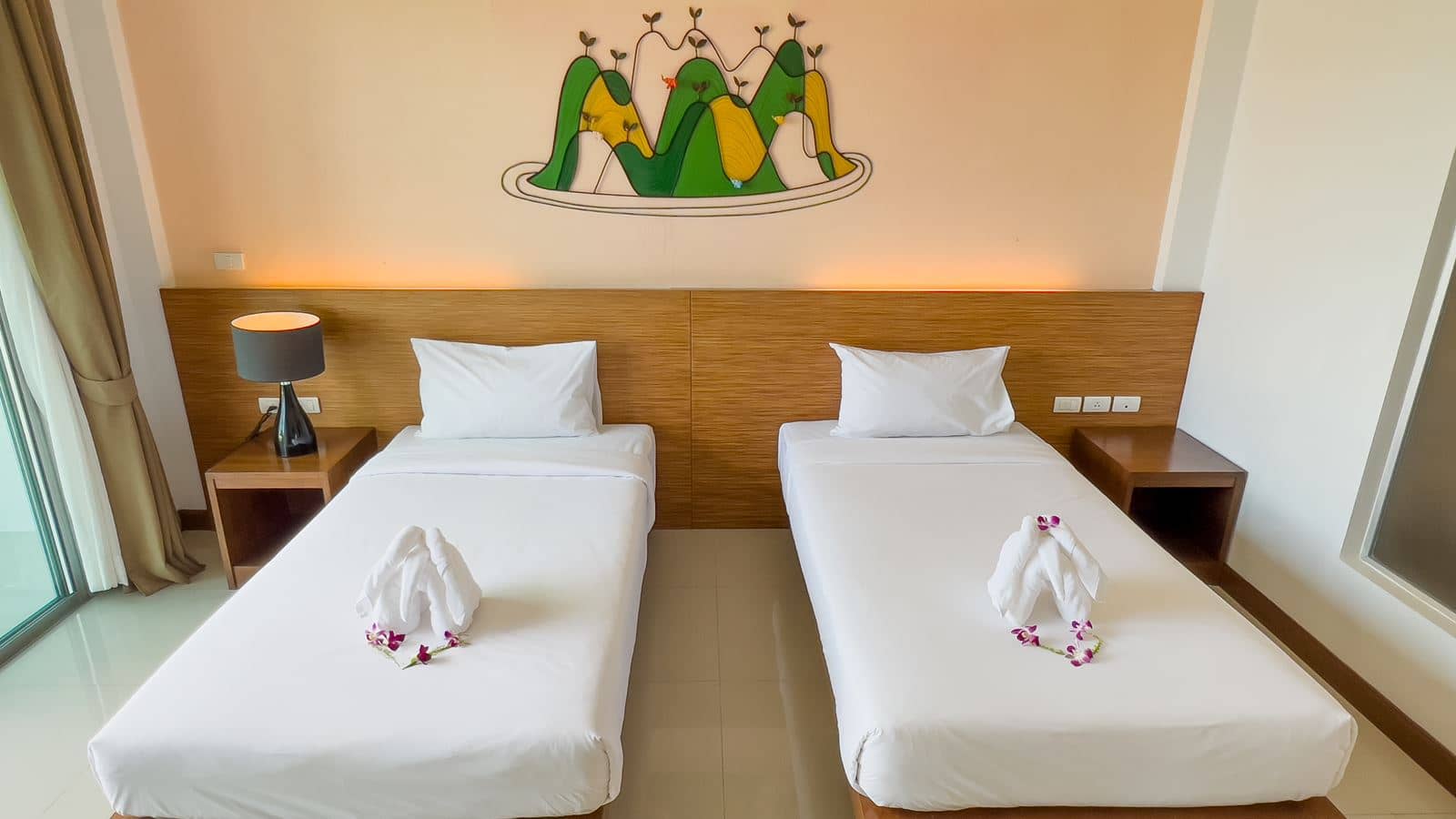 rooms-deluxe-room