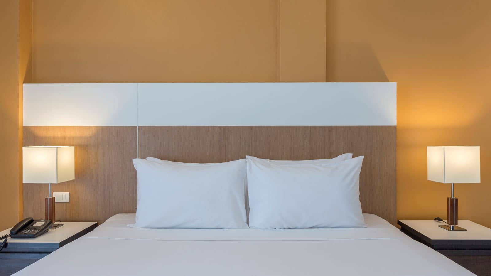 rooms-deluxe-room