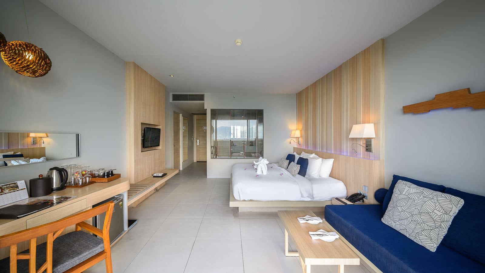 rooms-deluxe-room