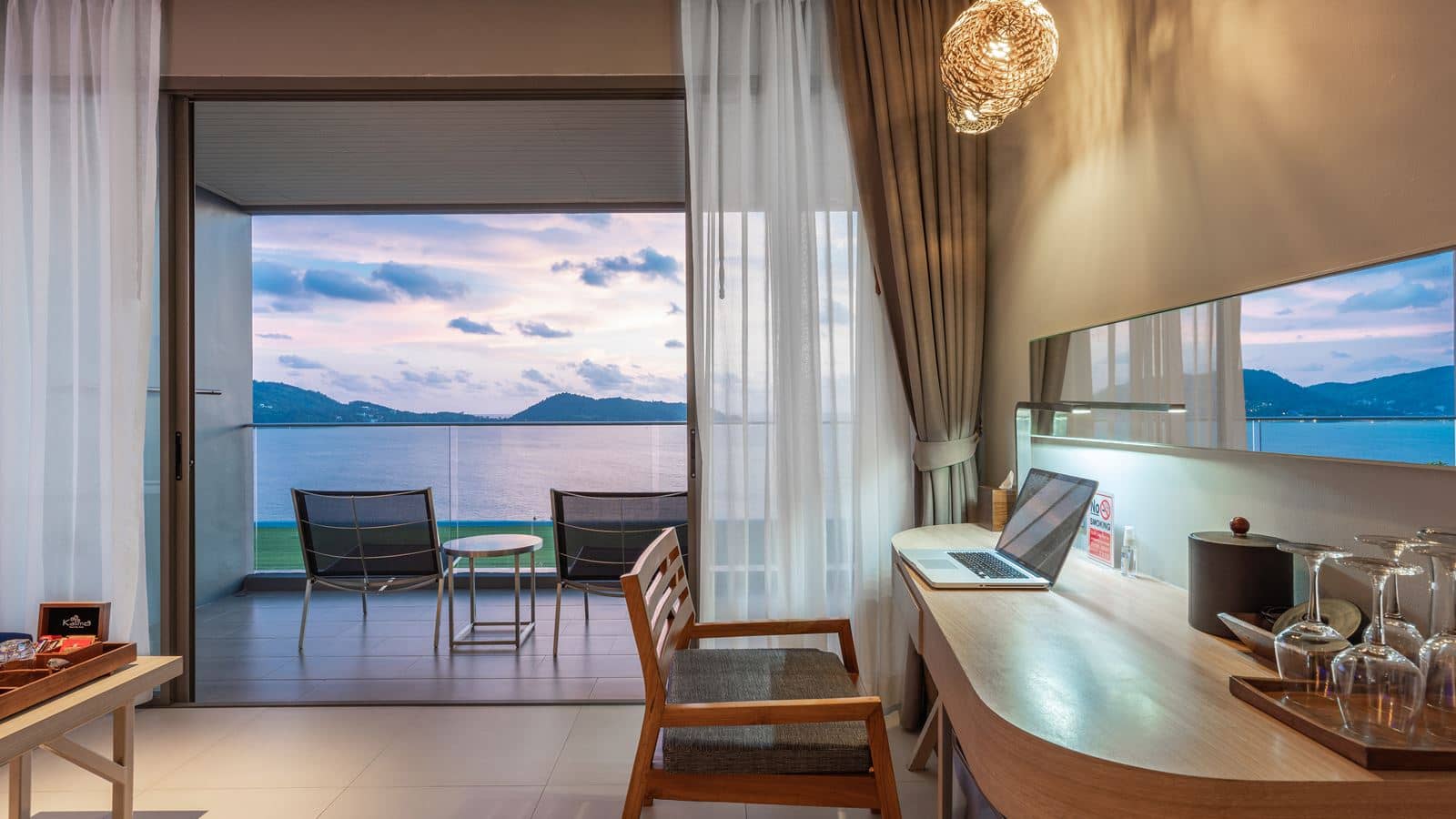 rooms-deluxe-sea-view