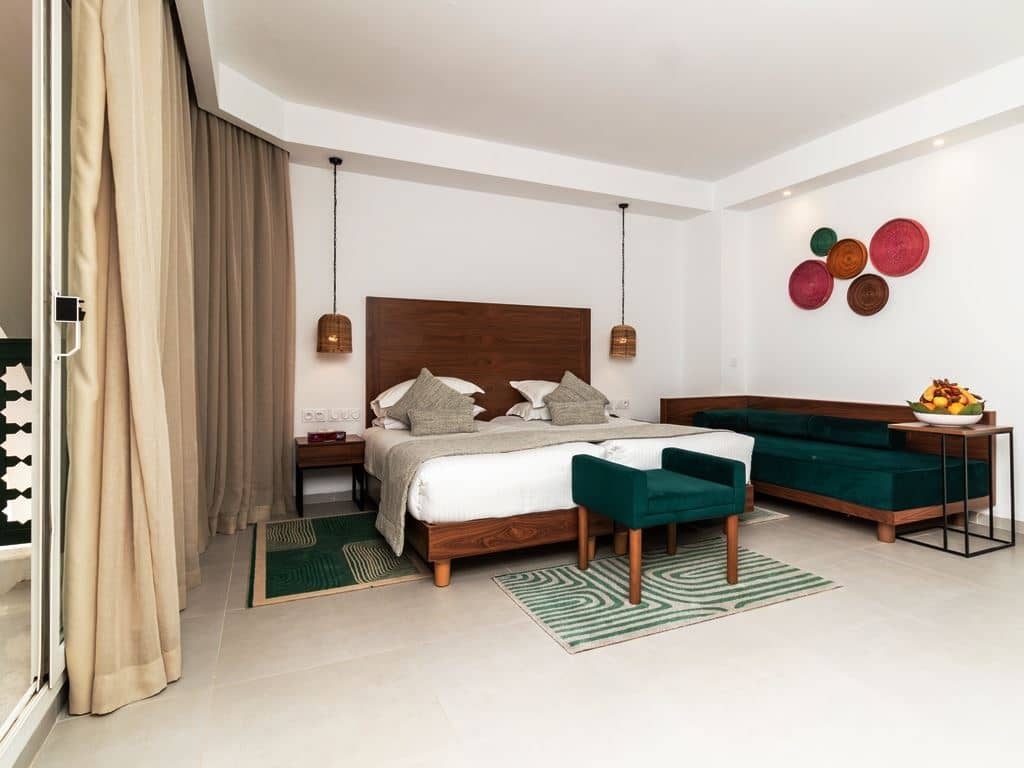 rooms-superior-room