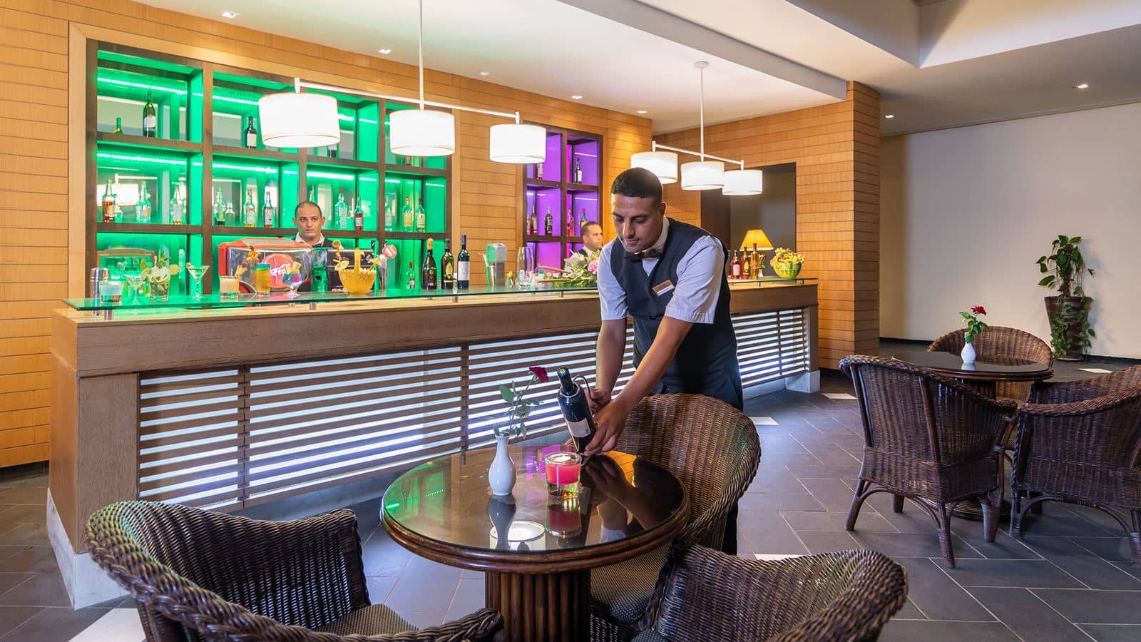 bars-main-bar