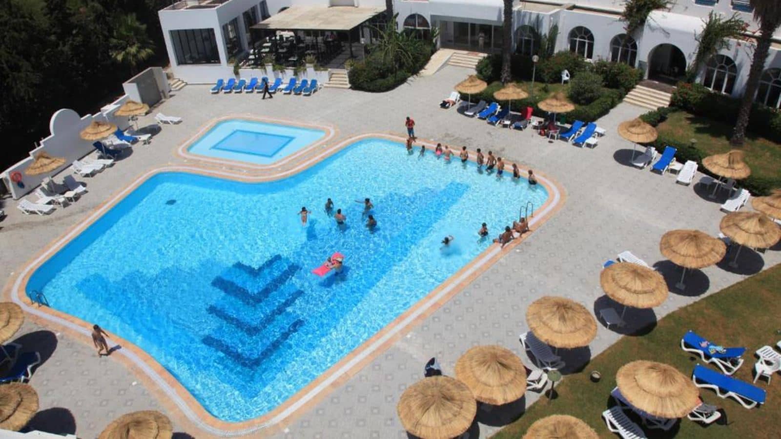 pools-outdoor-pool