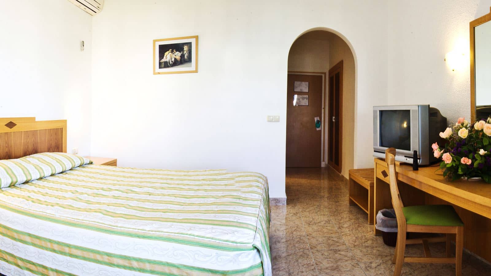 rooms-standard-room
