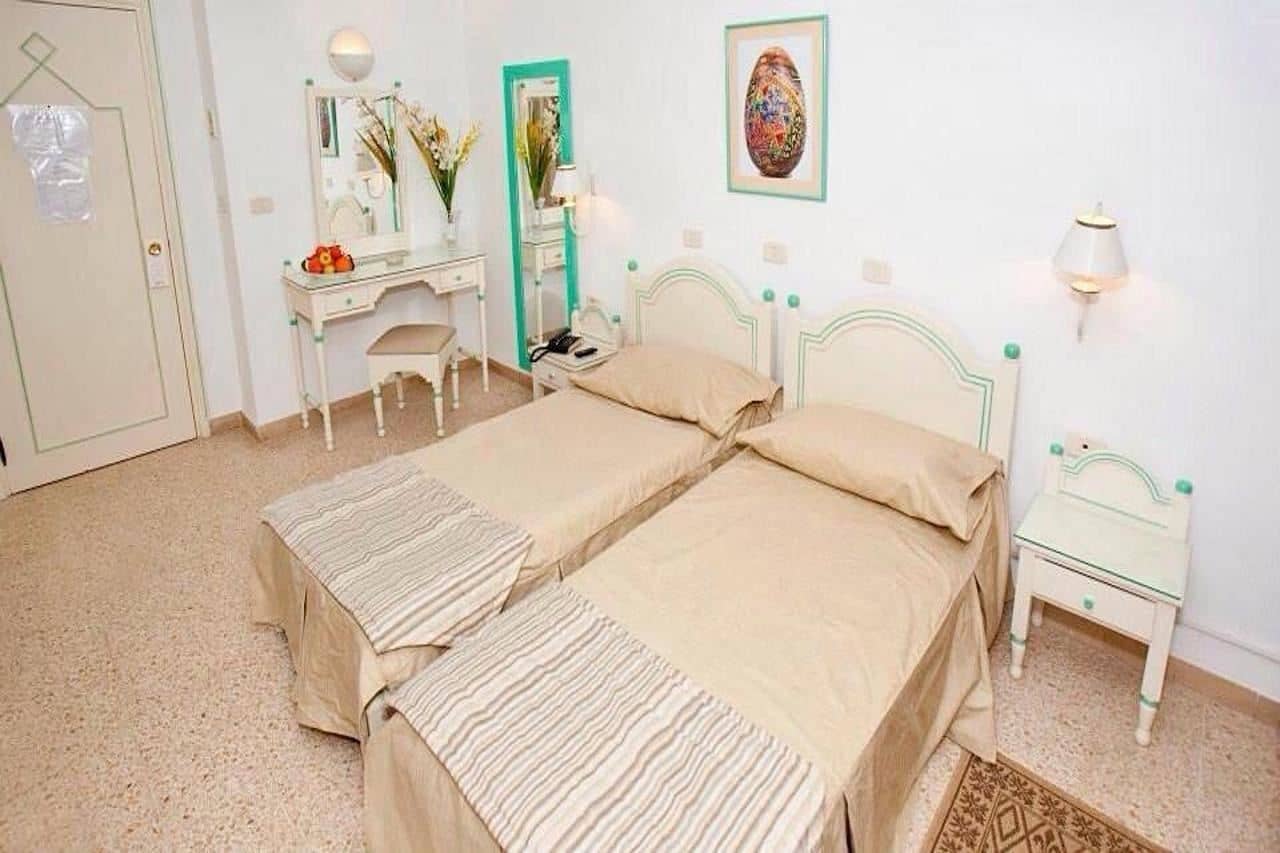 rooms-standard-room