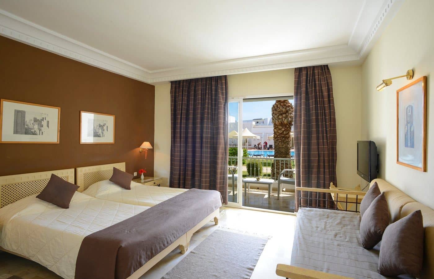 rooms-room-double-pool-view