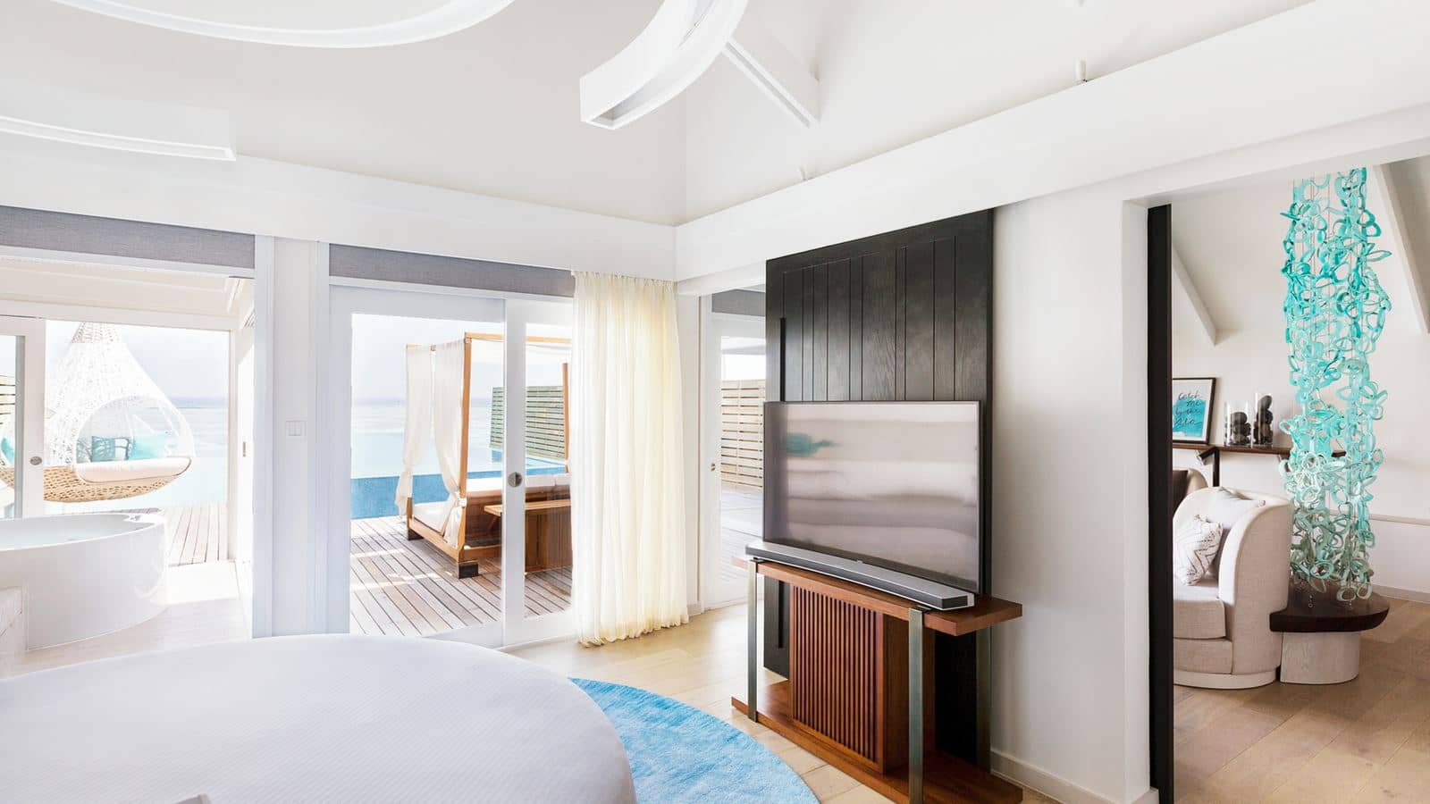 rooms-temptation-pool-water-villa