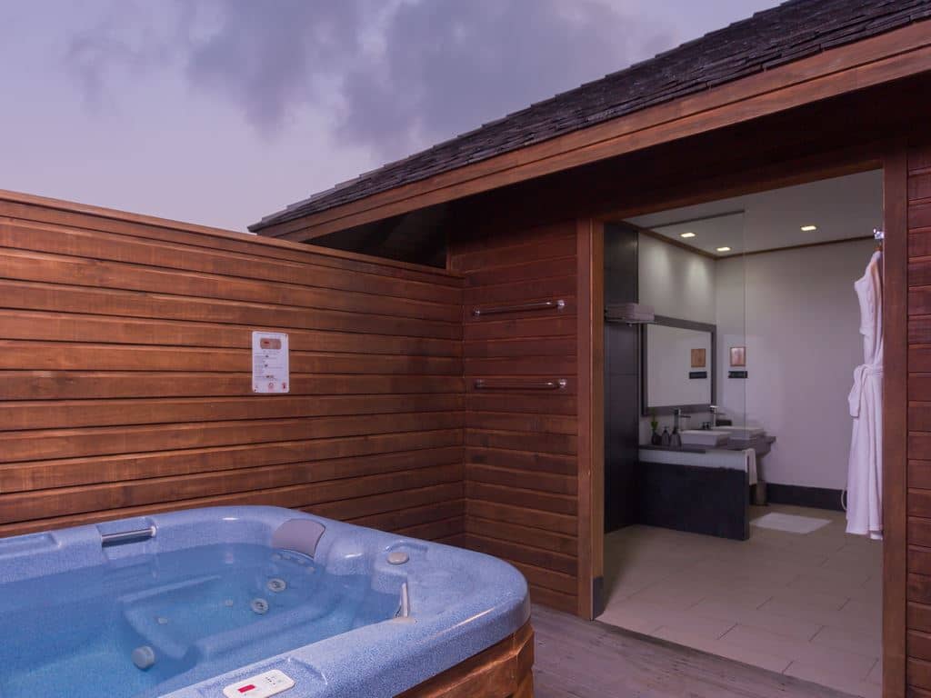 rooms-romantic-ocean-villa