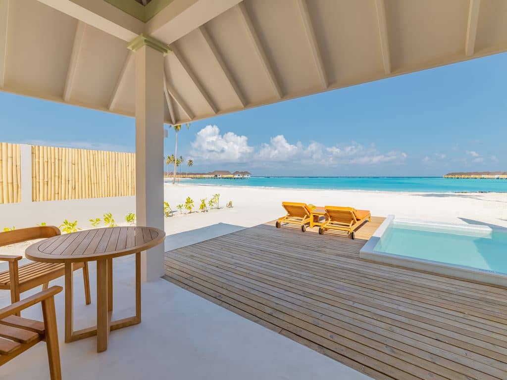 rooms-grand-beach-villa-with-pool