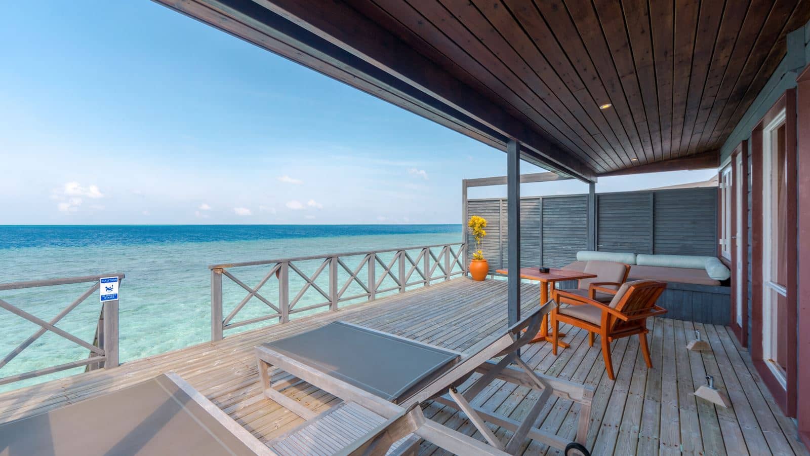 rooms-ocean-jacuzzi-water-villa