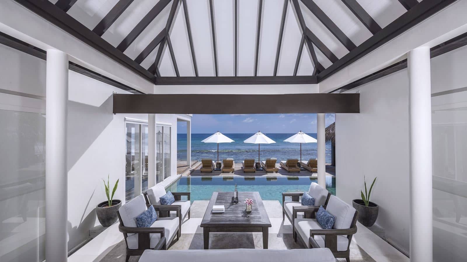 rooms-two-bedroom-beach-pool-residence