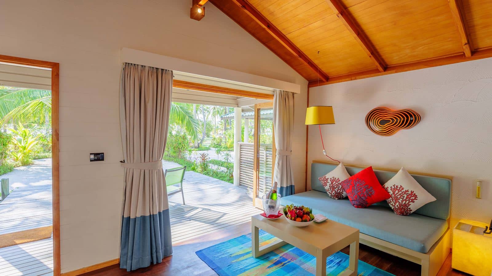 rooms-jacuzzi-beach-villa-18+-adults-only