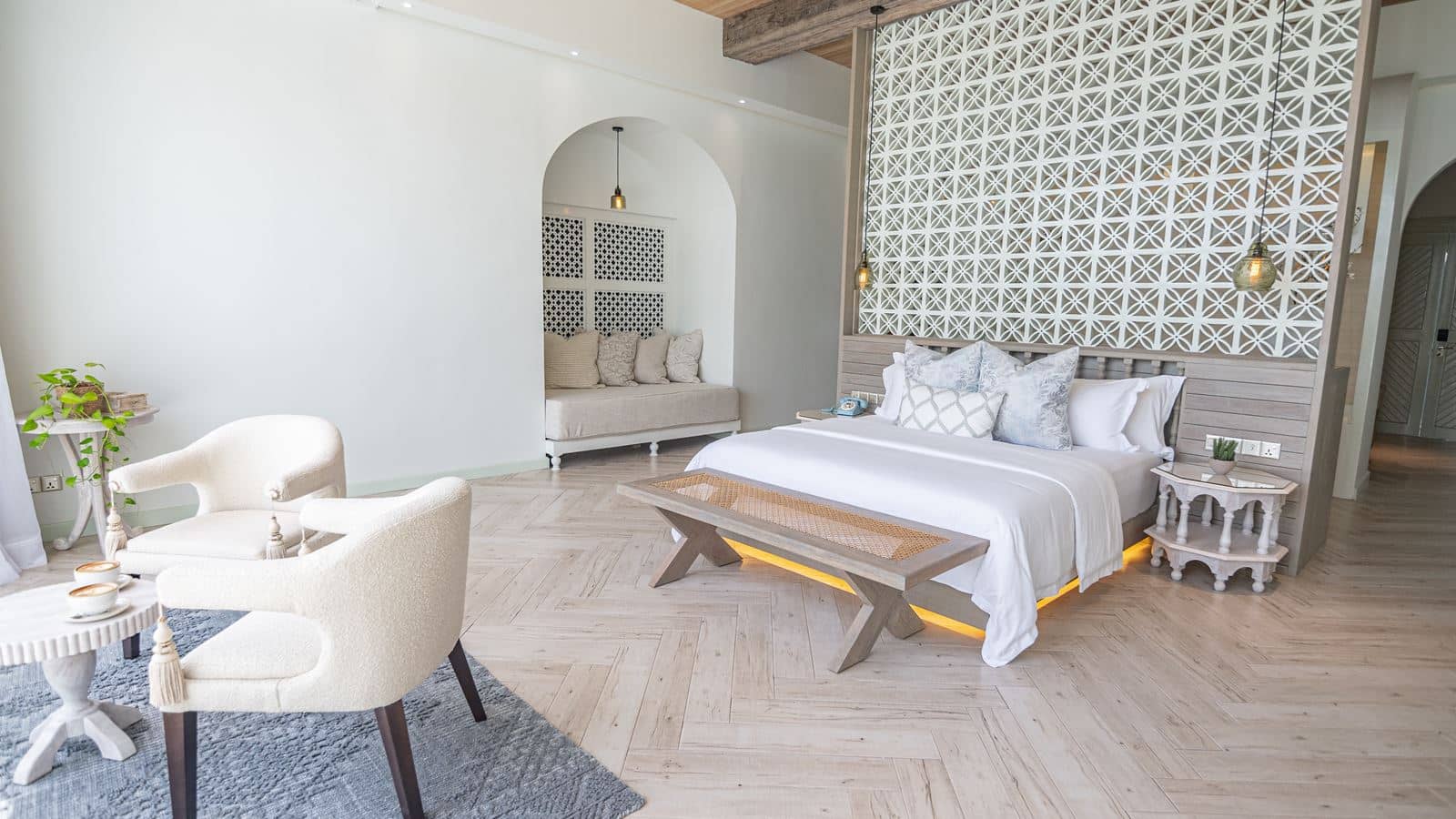 rooms-beach-pool-suite