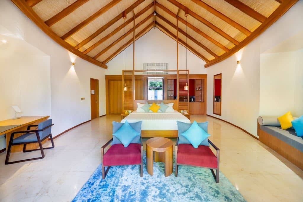 rooms-beach-pool-villa-with-jacuzzi