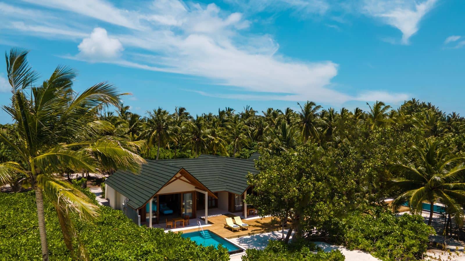 rooms-twobedrooms-beach-residence-with-pool