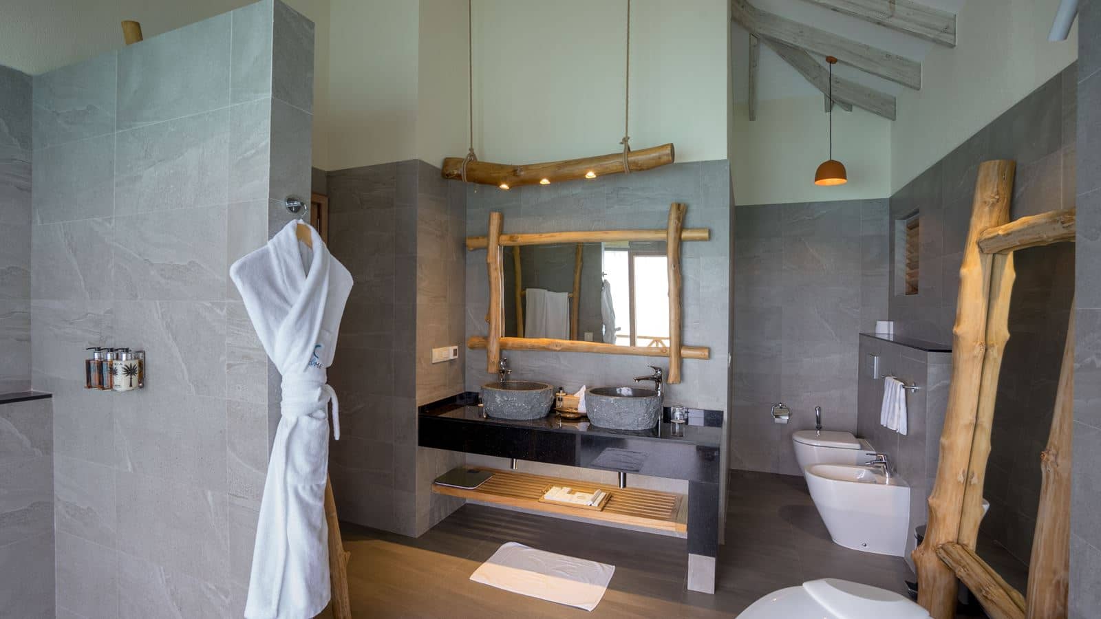 rooms-you--me-suite