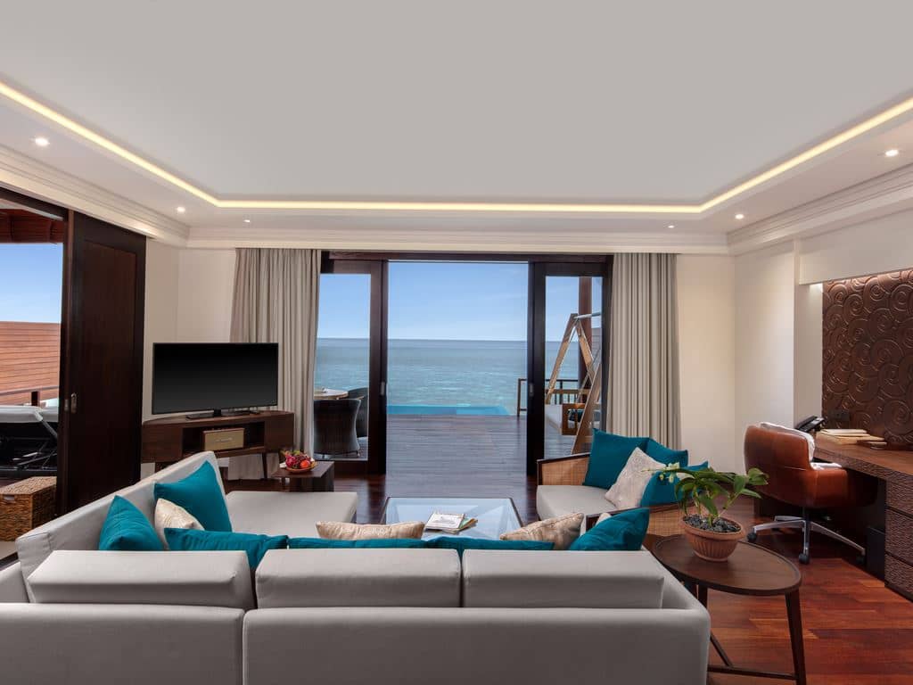 rooms-overwater-ocean-suite-with-infinity-pool