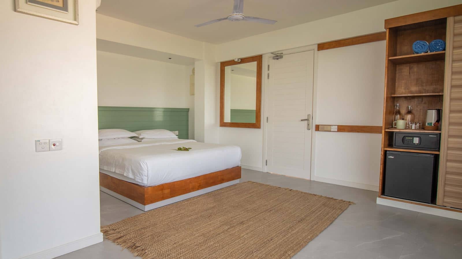 rooms-deluxe-plus-panaromic-seaview