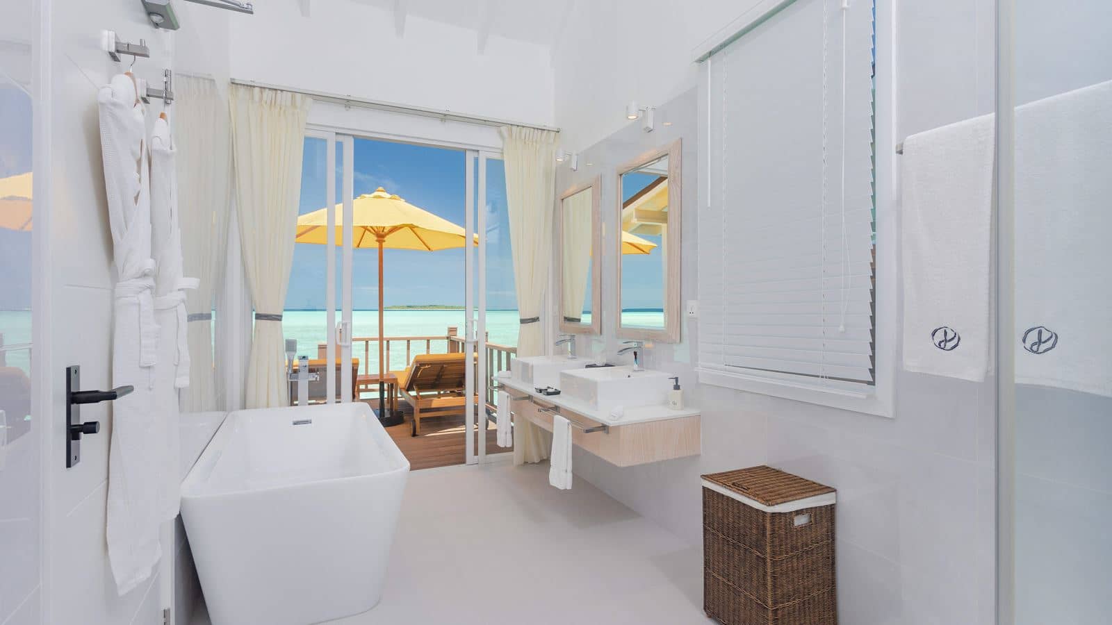 rooms-sunrise-water-villa