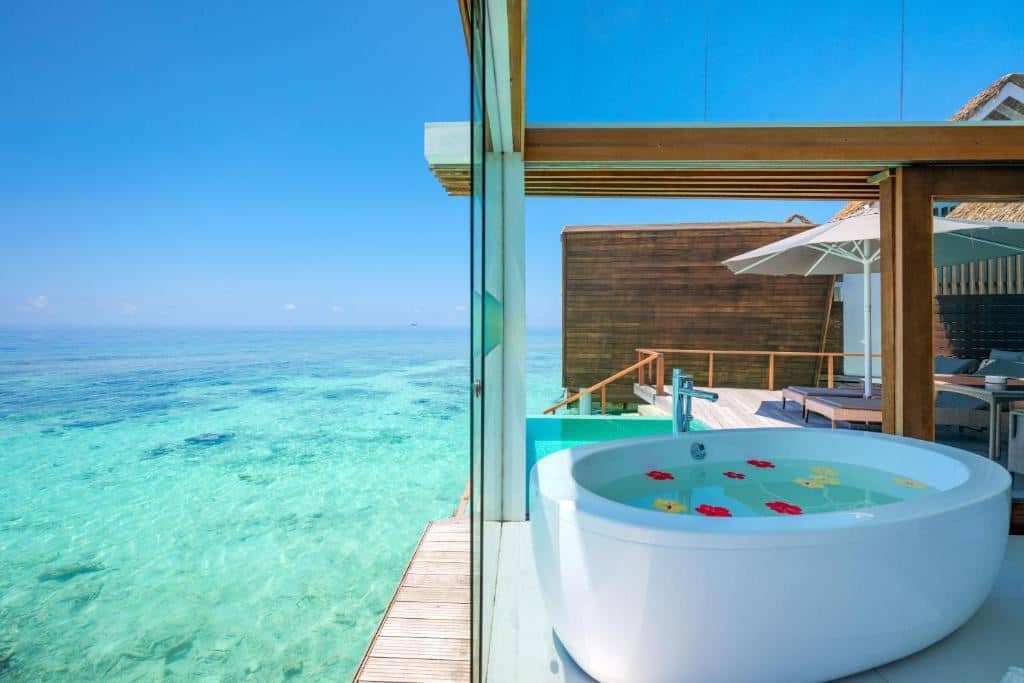 rooms-ocean-pool-villa