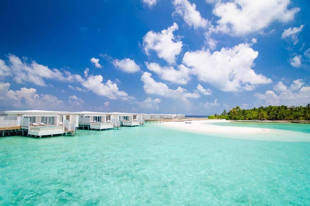 rooms-reef-water-pool-villa
