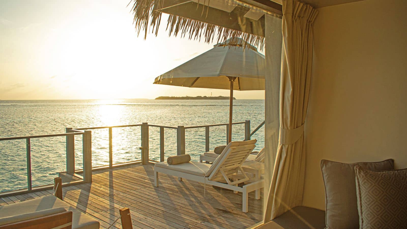 rooms-water-villa