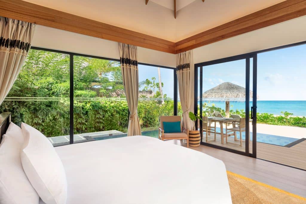 rooms-onebedroom-beach-pool-villa