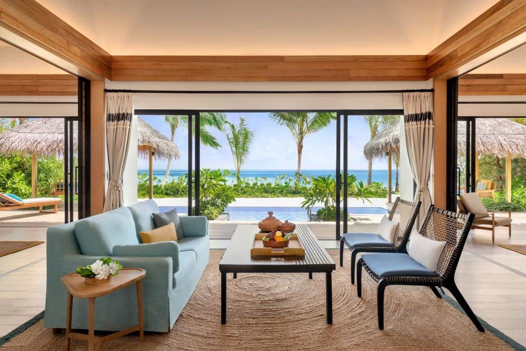 rooms-twobedroom-beach-pool-villa